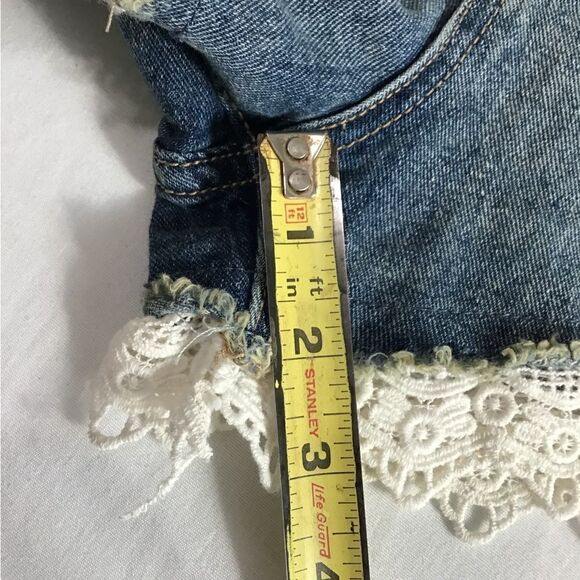 Free People Lacey Crochet Trimmed Denim Cutoff Shorts In True Blue New Size 29 - Picture 8 of 9